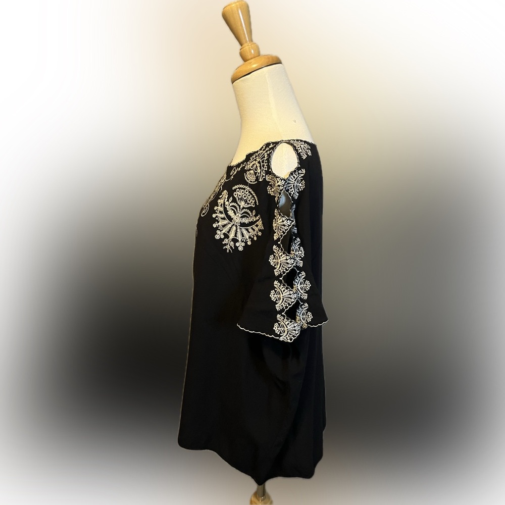 Umgee Embroidered Black Loose Fitting Top size M - Picture 6 of 12